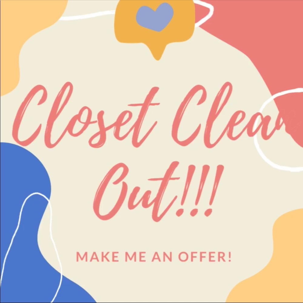 Looking to make quick sales! Closet clean out! Make an offer ❤️